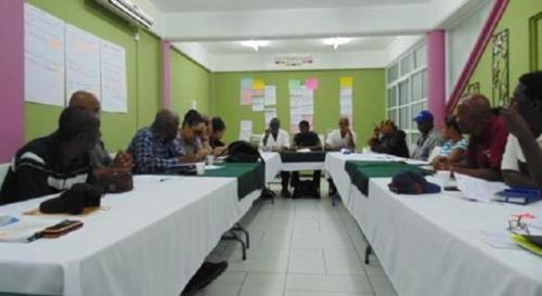 Participants discussing the challenges faced by fisherfolk organisations in Dominica.  January 21, 2014 (Photo credit: CANARI)